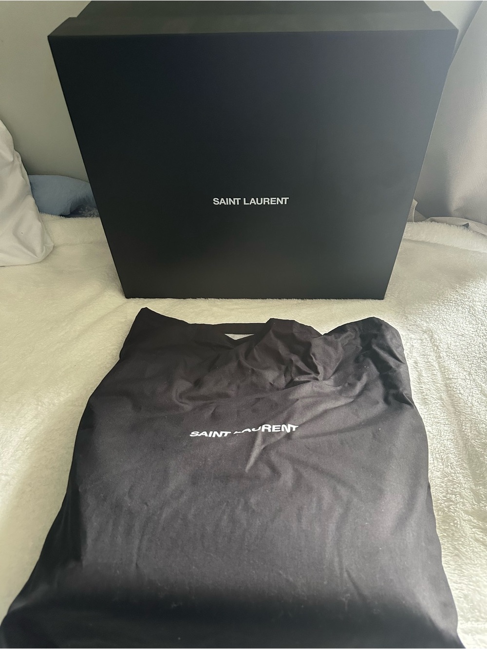 Saint Laurent Black Leather Tote with Removable Zip Pouch and Gold Hardware - Picture 10 of 12